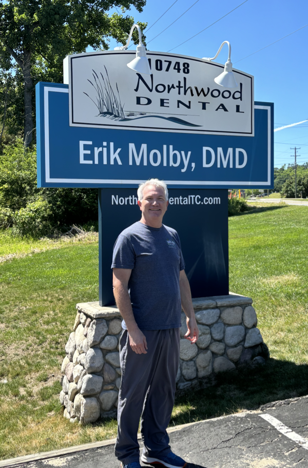 Dr. Erick Molby